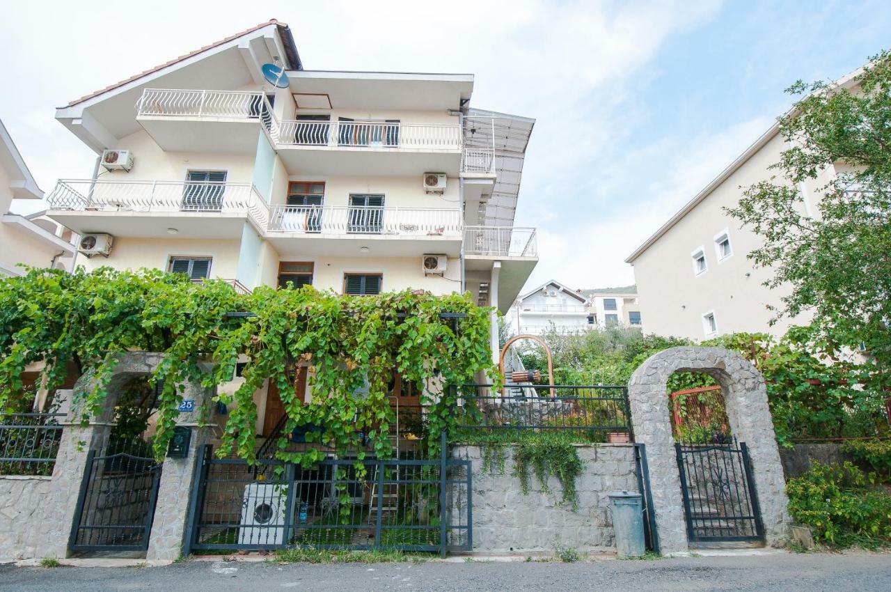 Apartments Milena Tivat Extérieur photo